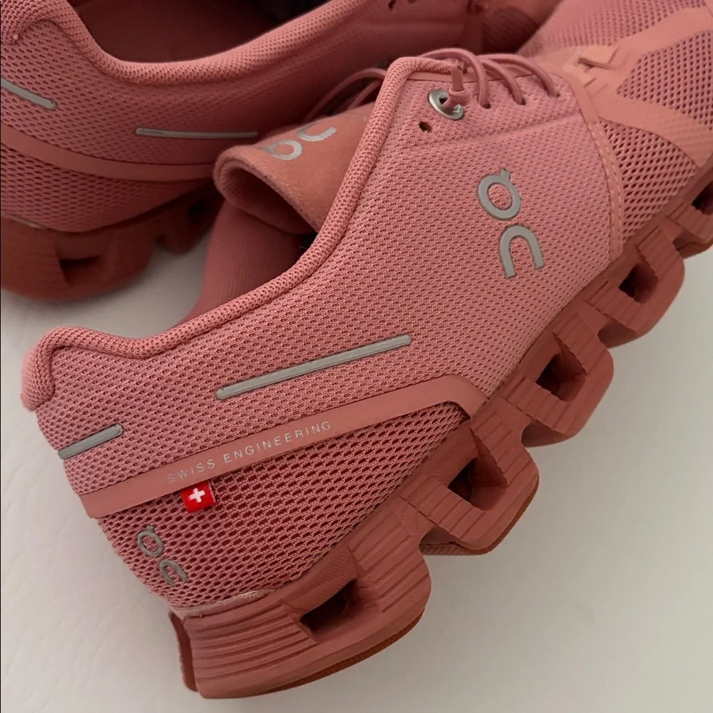 On Cloud 5 Women’s Running Shoes Sneakers Monochrome Rose Speed Laces size 9 - Picture 13 of 15